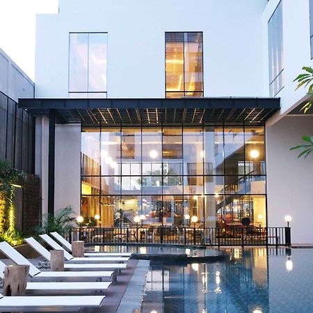 Gaia Cosmo Hotel Yogyakarta Exterior foto