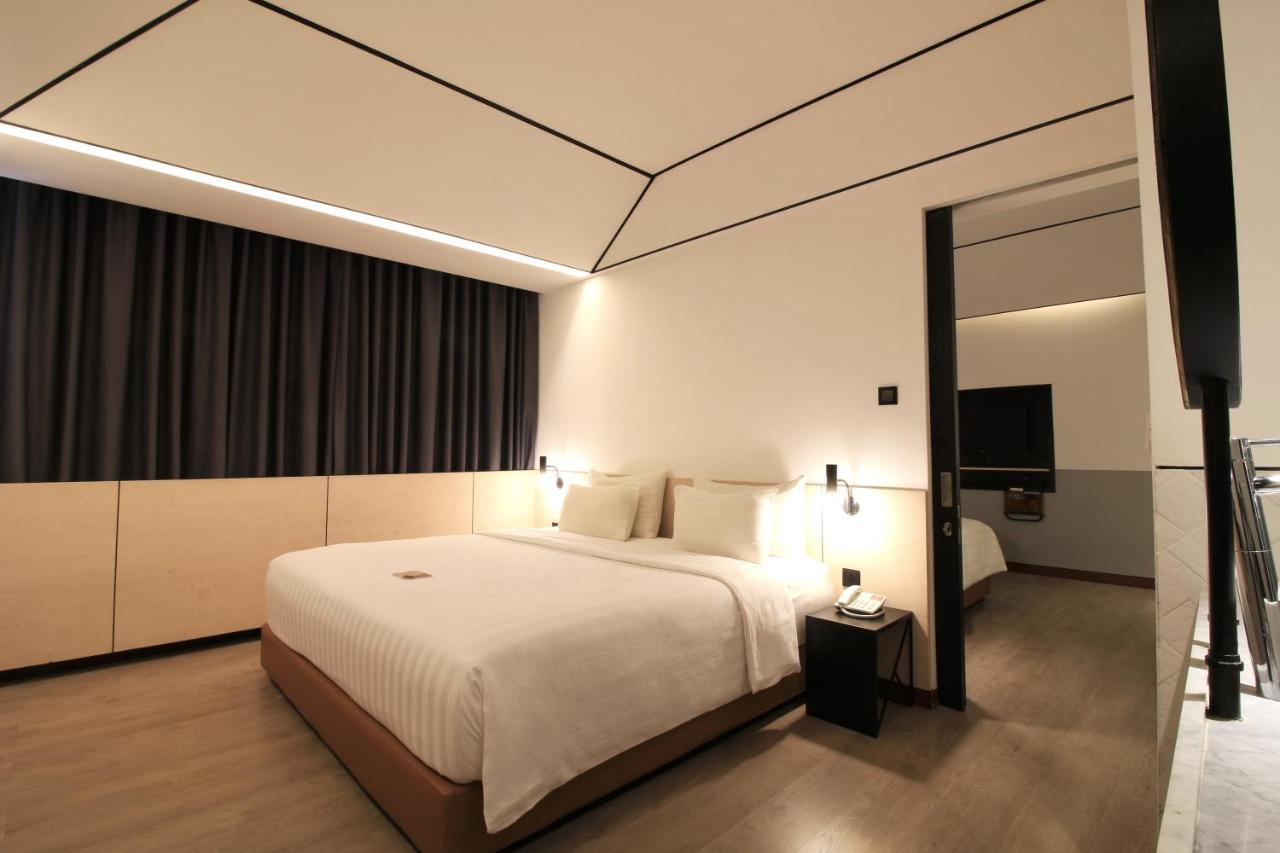 Gaia Cosmo Hotel Yogyakarta Exterior foto
