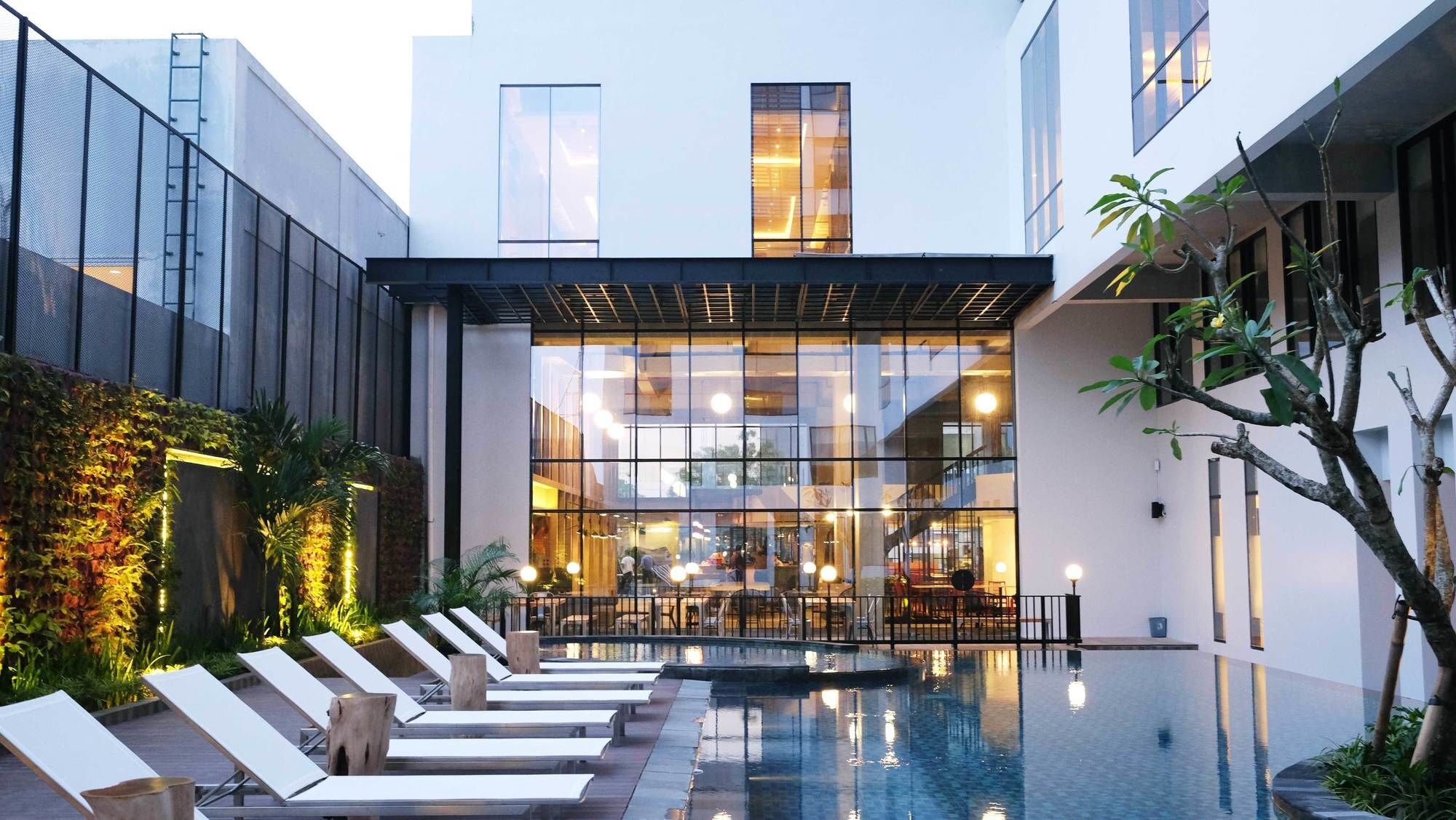 Gaia Cosmo Hotel Yogyakarta Exterior foto