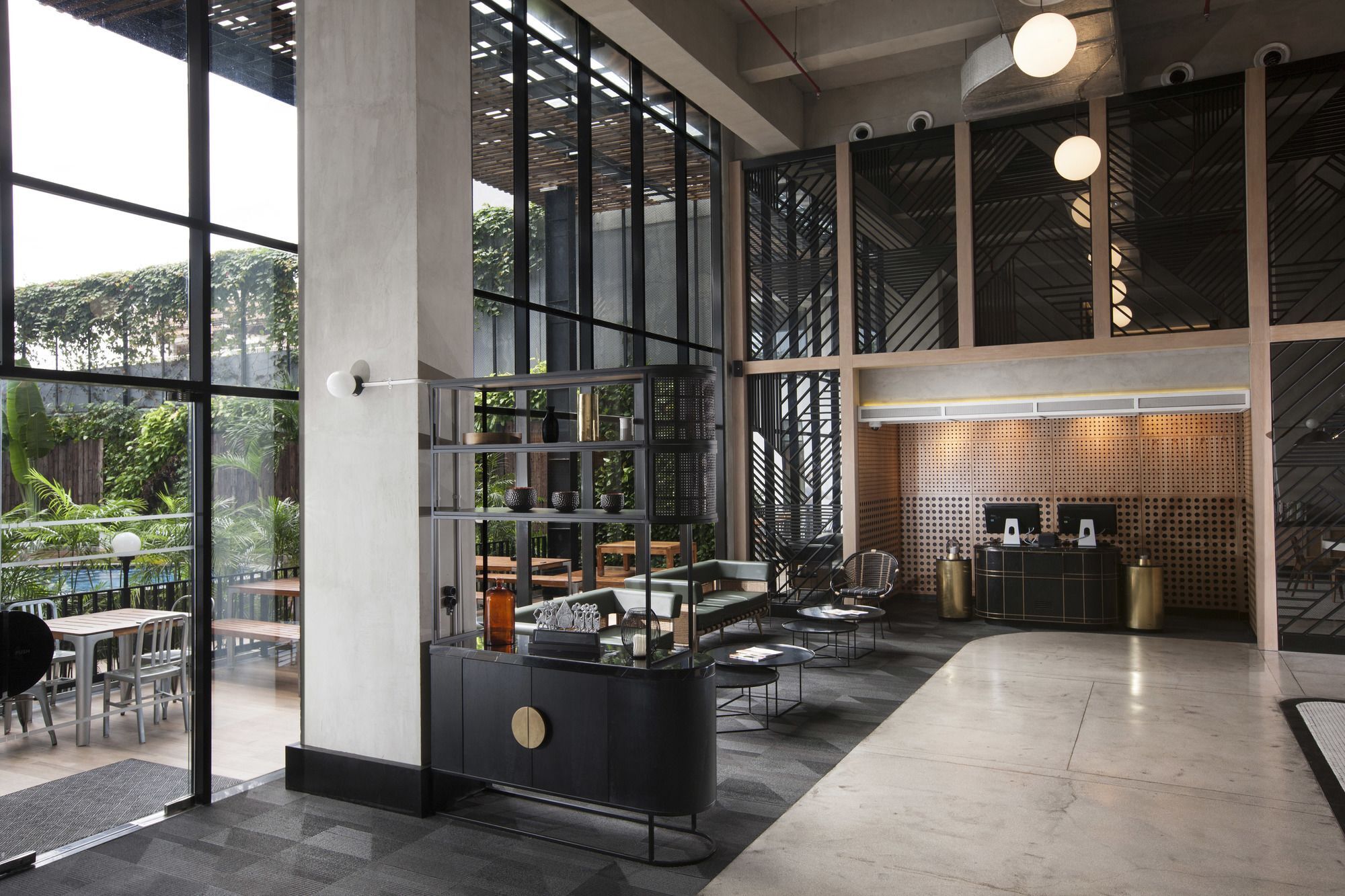 Gaia Cosmo Hotel Yogyakarta Exterior foto